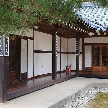 Gangneung Wangsangoal Hanok Pension Экстерьер фото